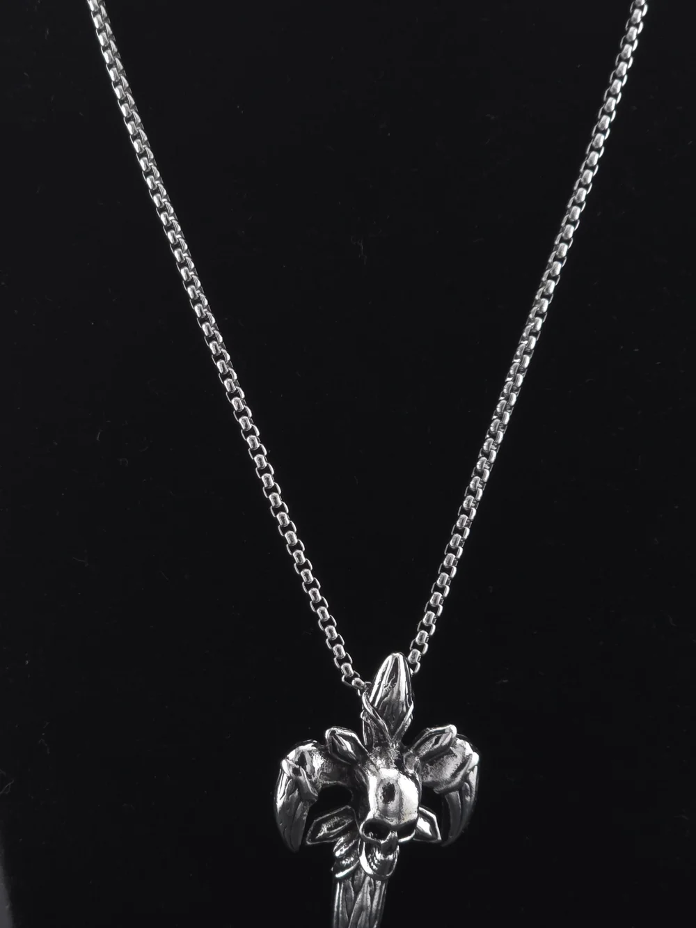 Skullet Gothic Pendant Necklace - Unisex Jewelry